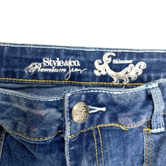 Style&Co. Cuffed Skimmer Women's size 12 Dark Wash Blue Denim jean Shorts - Picture 3 of 4